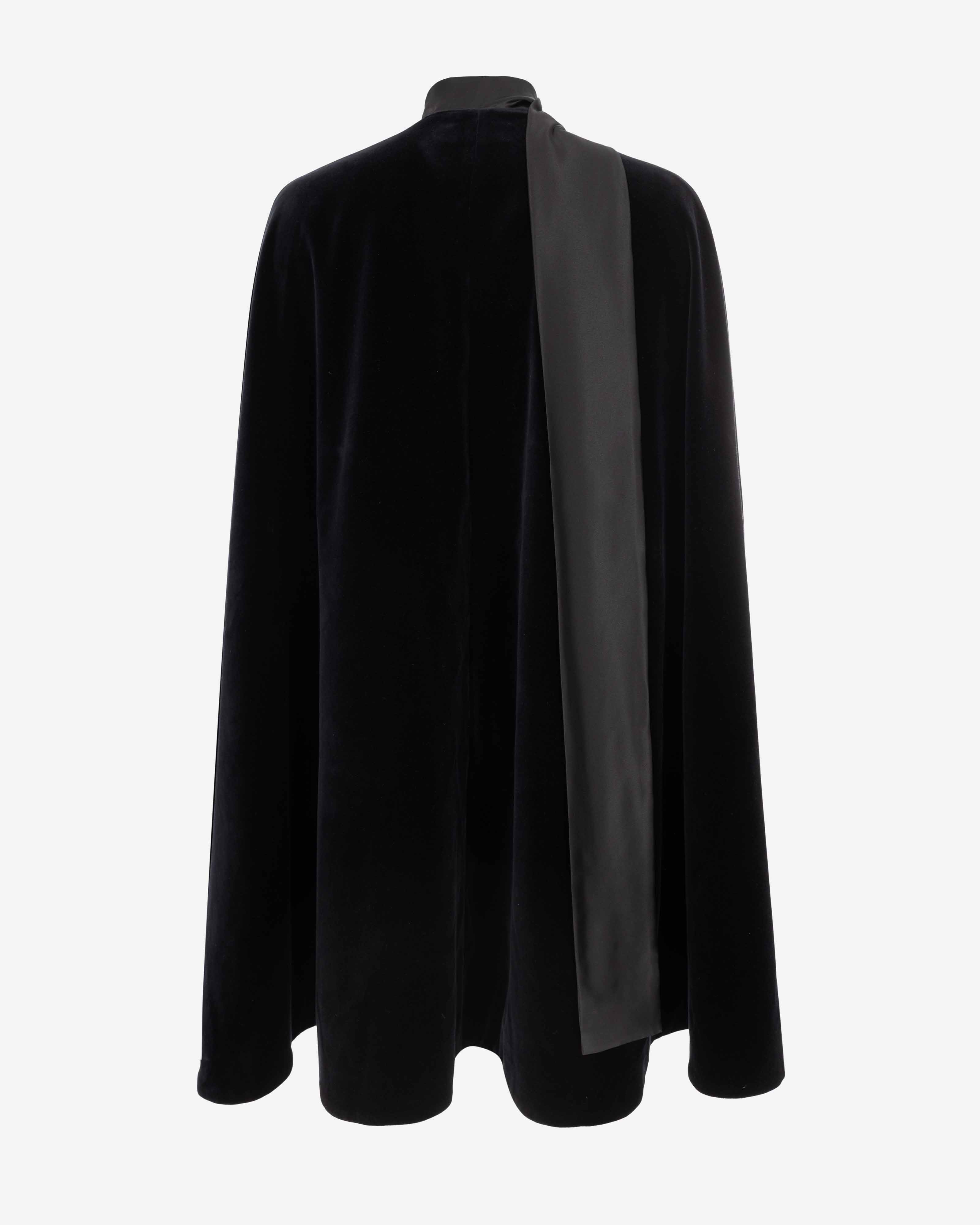 Contessa Cape